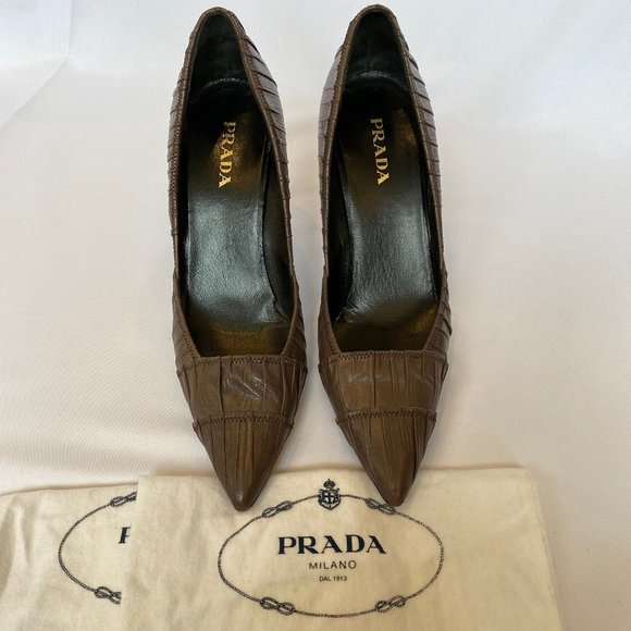 Prada Shoes - Vintage Authentic Prada Ruched Leather Pump SZ 40